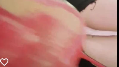 黏嘟嘟一滩